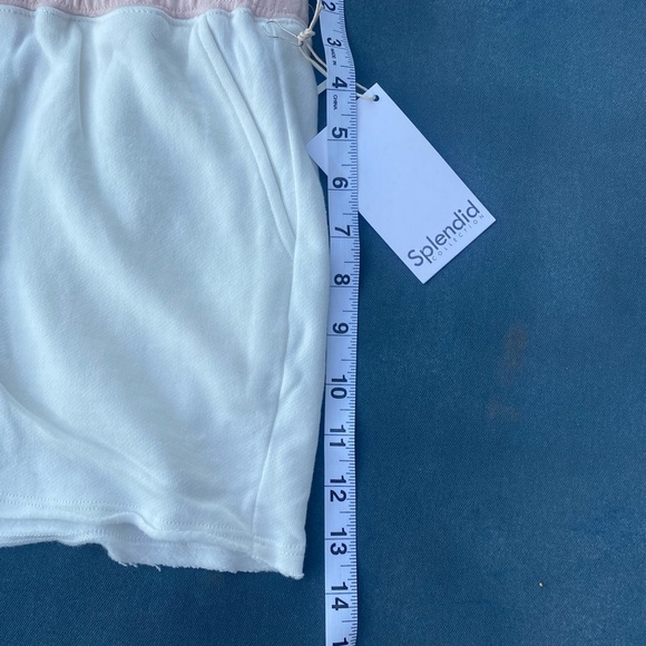 Cute and SUMMERY☀️🌴🌊SPLENDID shorts! White "sweatshirt"material w/pink trim!! - Picture 4 of 12